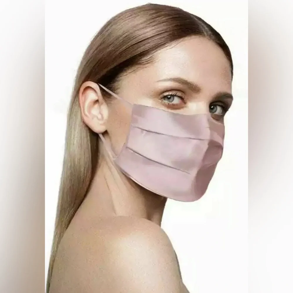 Slip Silk Face Mask in Light Pink